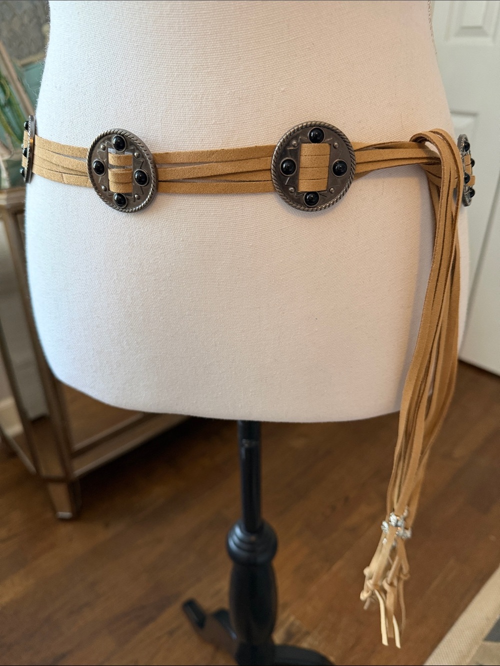 Twig & Arrow Tan Faux Suede Fringe Belt w/ Decorative Metal Conchos L/XL ❤️